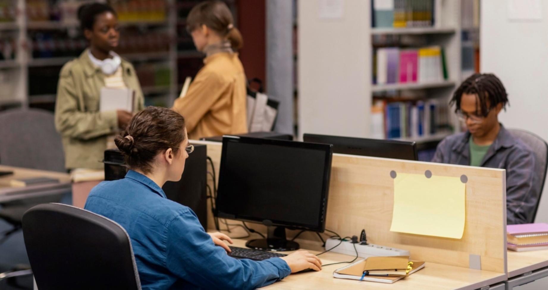 Équipe de consultants analysant des données financières